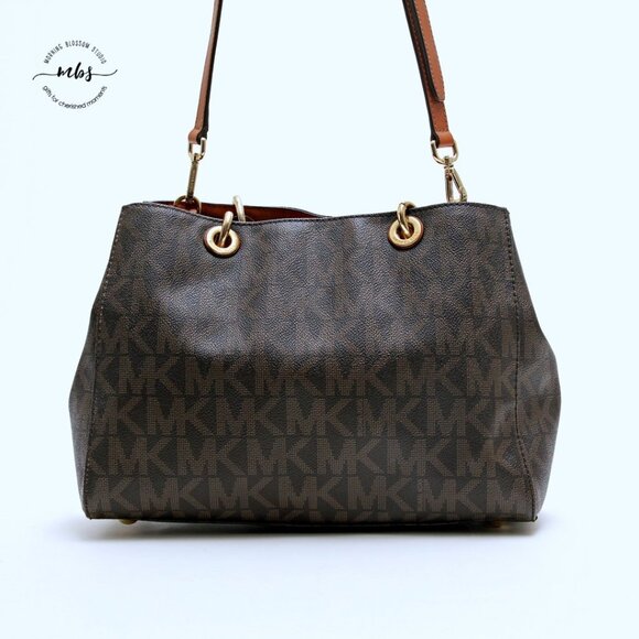 Michael Kors Cynthia Signature Medium Satchel - Picture 5 of 13